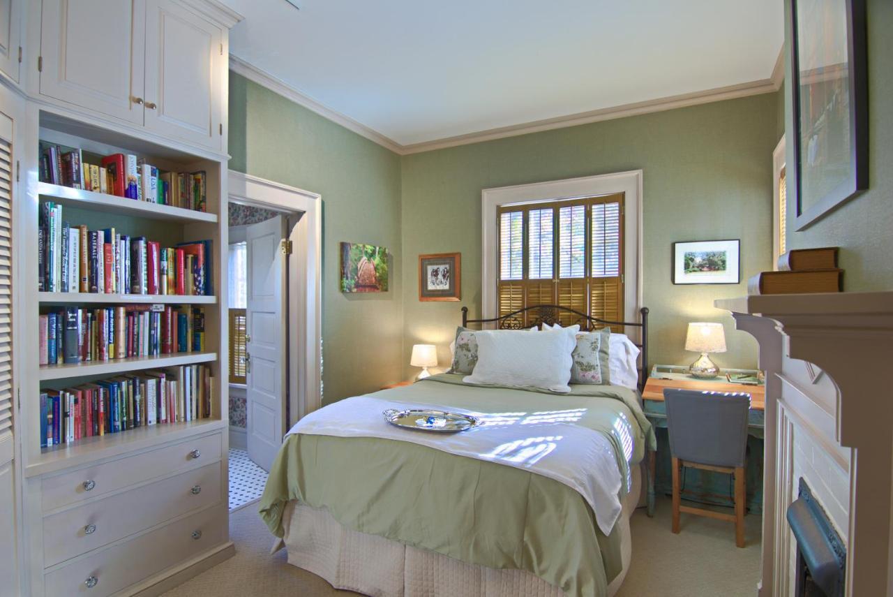 North Lodge On Oakland Bed And Breakfast Asheville Exteriér fotografie
