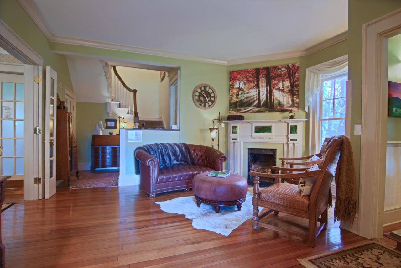 North Lodge On Oakland Bed And Breakfast Asheville Exteriér fotografie
